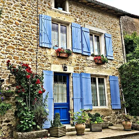Villa Chateau L'hubertiere Near Poitiers *
