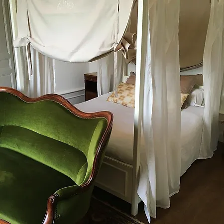Chateau L'hubertiere Near Poitiers