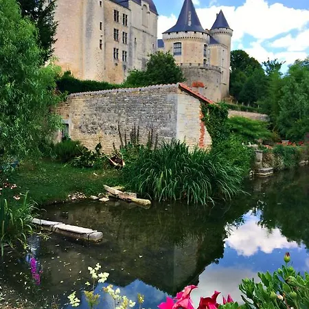 Chateau L'hubertiere Near Poitiers * Bouresse