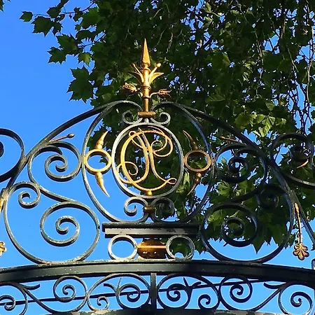 Chateau L'hubertiere Near Poitiers * Bouresse